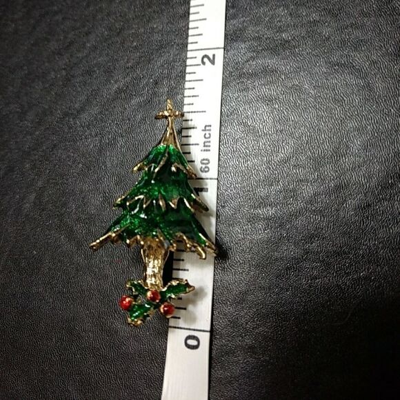 Vintage Gold tone Christmas tree pin - Picture 6 of 6